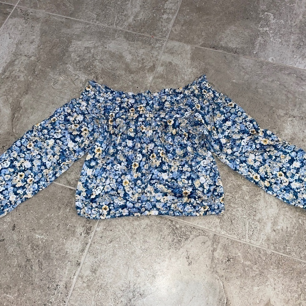 🎉American Rag Blue and Yellow Flowered Off the Shoulder Crop Top xsmall